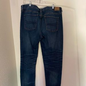 American Eagle button up tomgirl Jeans